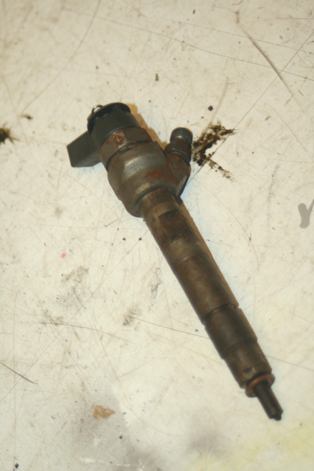 (95) 2010 BMW 1 SERIES E82. FUEL INJECTOR DIESEL N47D20