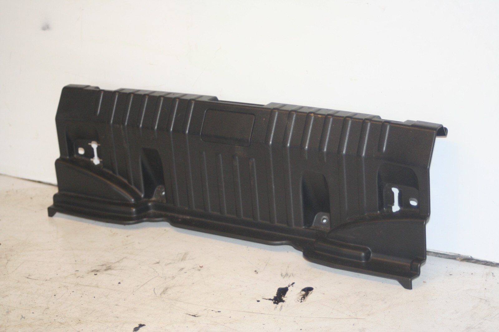(95) 2010 BMW 1 SERIES E82. BOOT LOWER TRIM 6960416 - Image 3