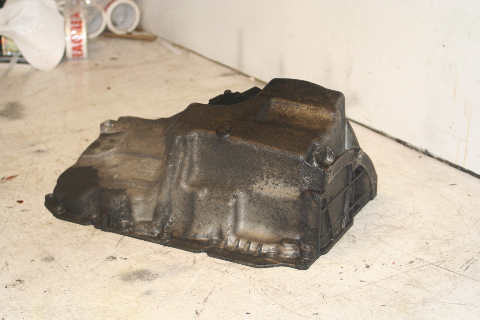(95B) 2010 BMW 1 SERIES E82. SUMP PAN 7797969 - Image 2