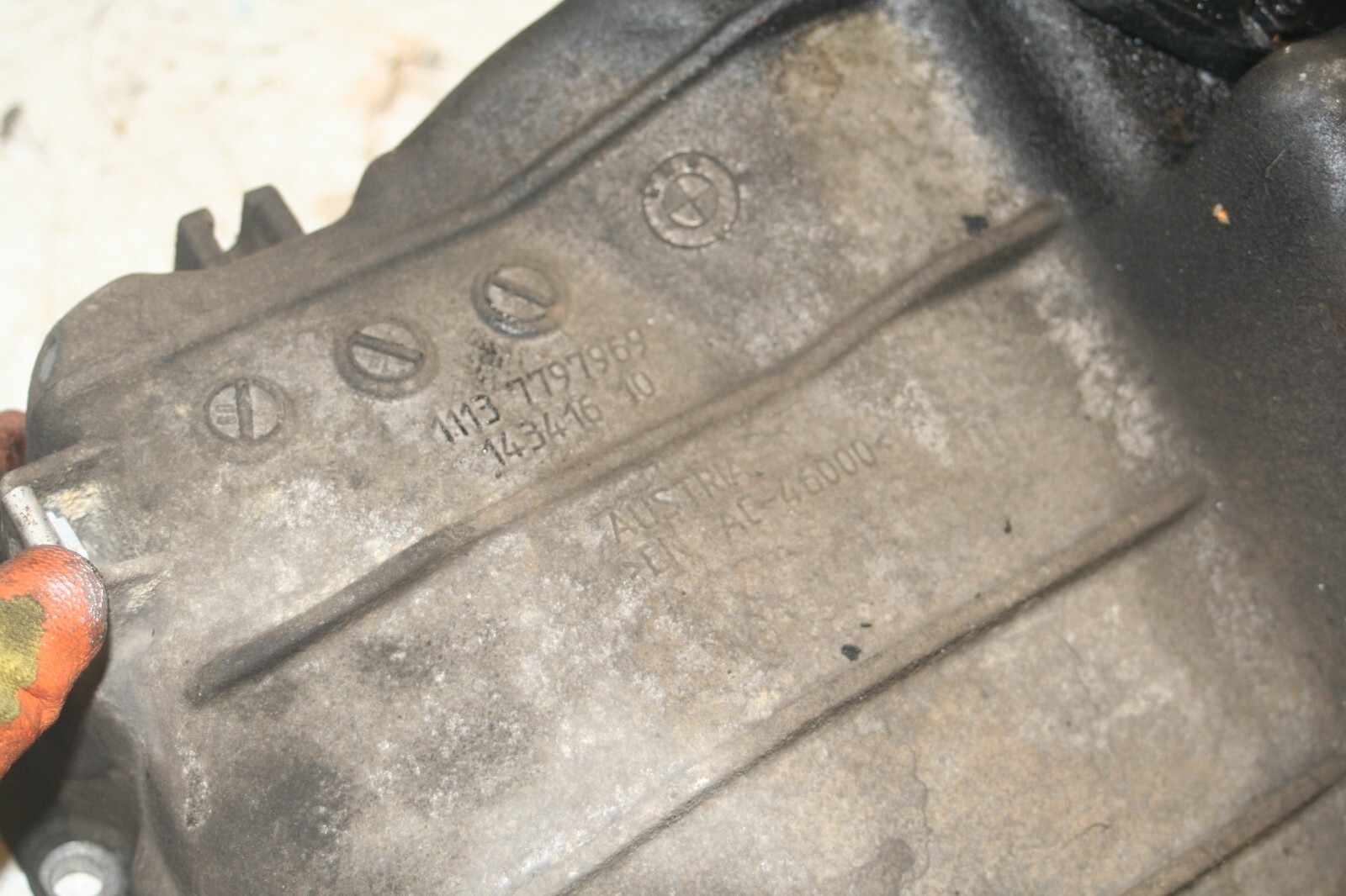 (95B) 2010 BMW 1 SERIES E82. SUMP PAN 7797969 - Image 4