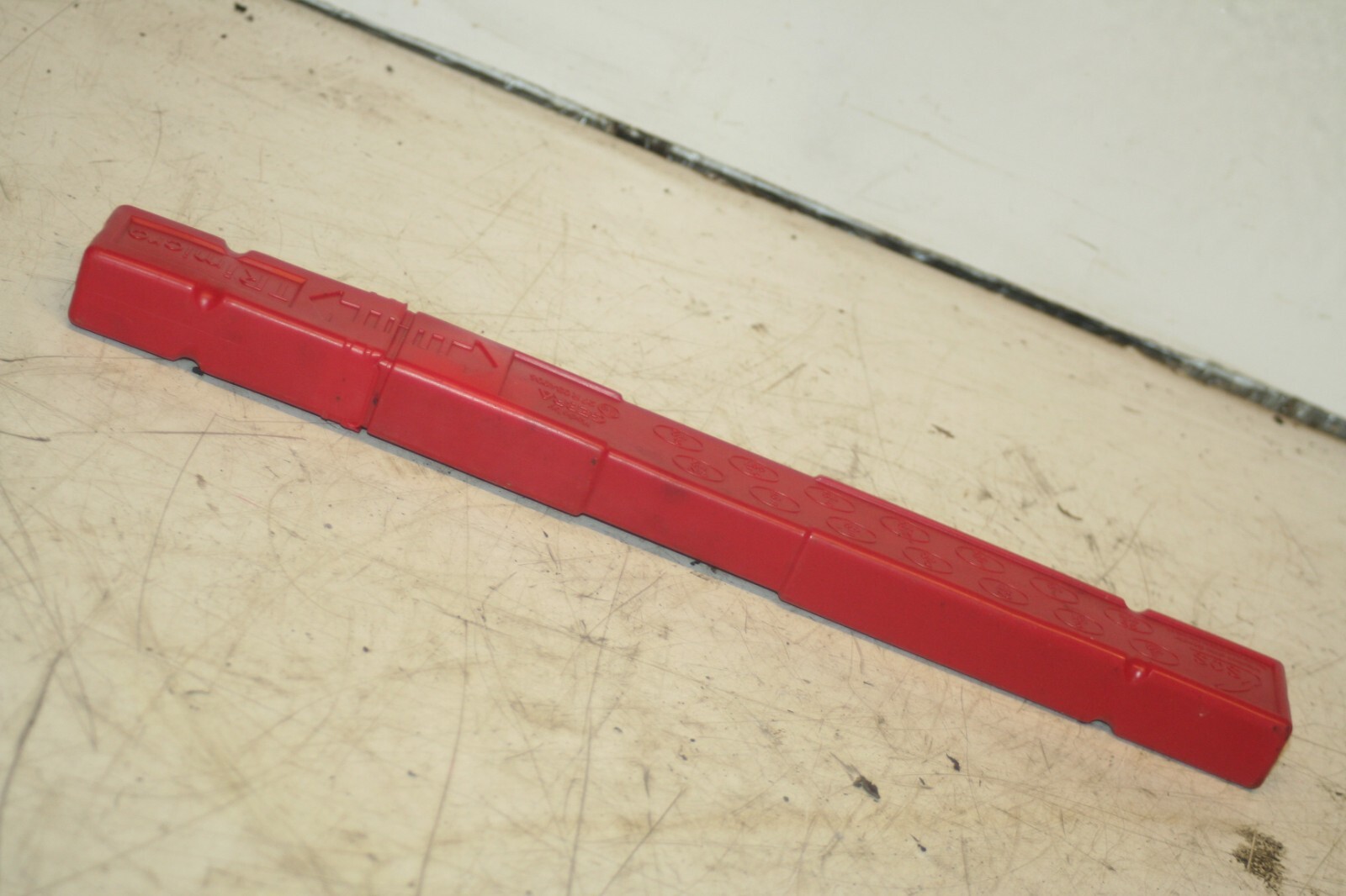 (95) 2010 BMW 1 SERIES E82. EMERGENCY TRIANGLE - Image 2