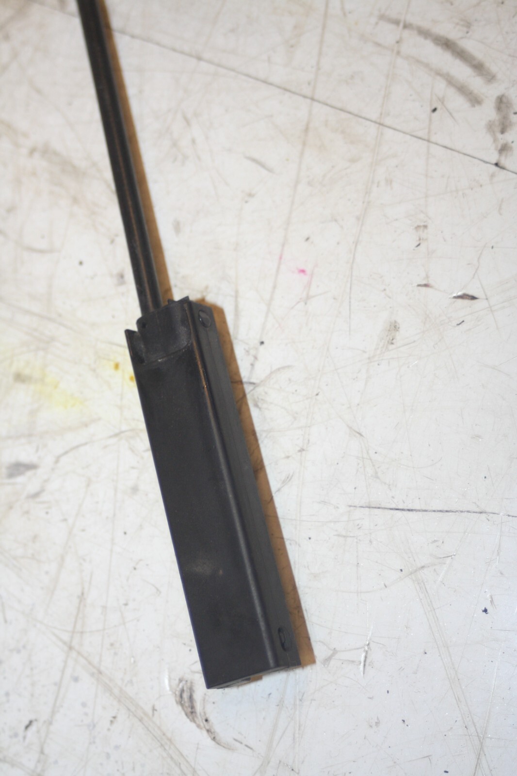 (95) 2010 BMW 1 SERIES E82. BONNET RELEASE CABLE - Image 4