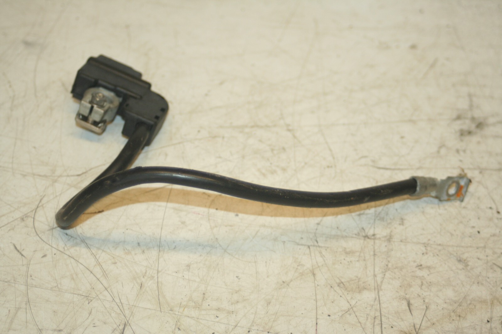 (95) 2010 BMW 1 SERIES E82. BATTERY NEGATIVE TERMINAL AND CABLE - Image 2