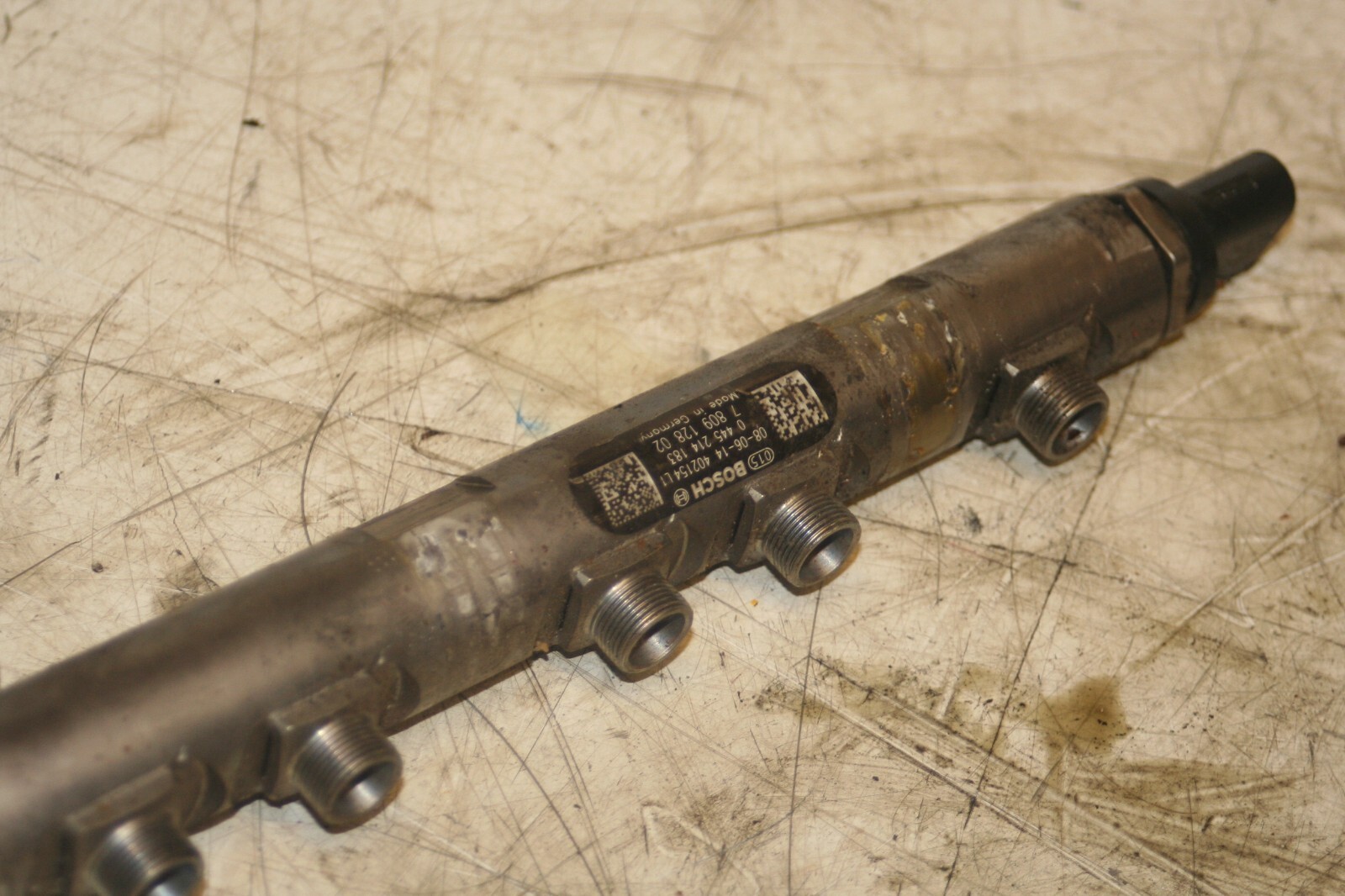 (95B) 2010 BMW 1 SERIES E82. FUEL RAIL 780912802 - Image 2