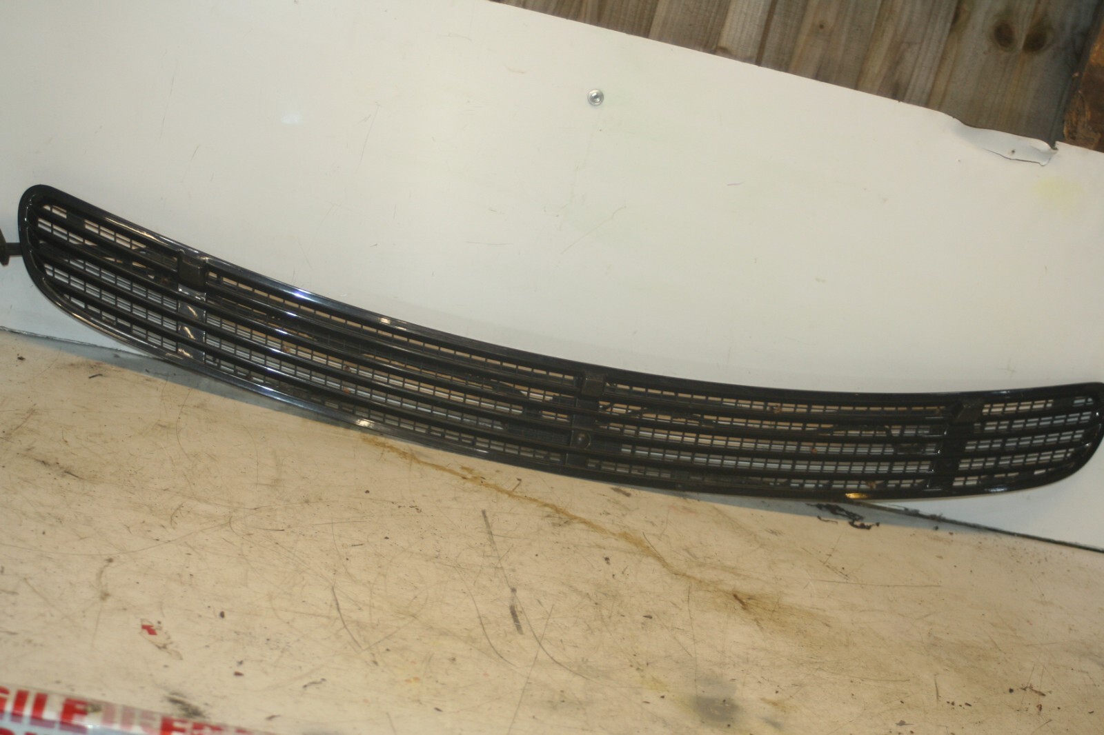 2005 MERCEDES S CLASS W220. BONNET VENT GRILLE 2208800272