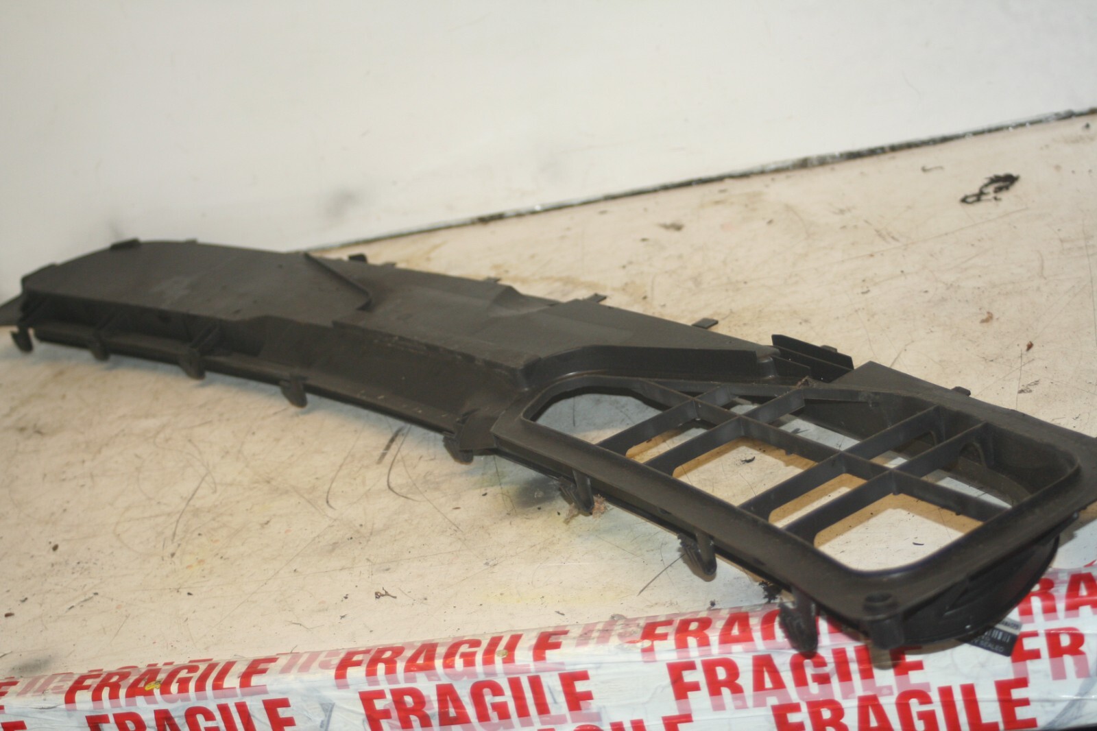 2005 MERCEDES S CLASS W220. SCUTTLE PANEL TRIM - Image 3