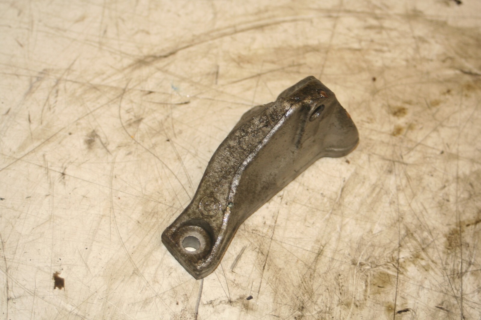 (95B) 2010 BMW 1 SERIES E82. MOUNT FRAME