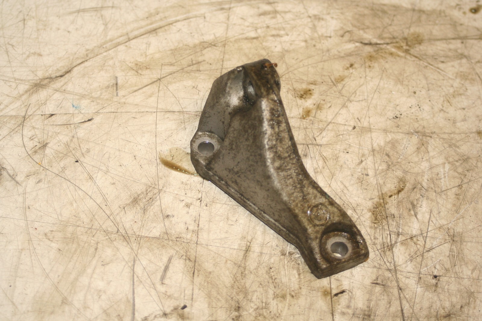 (95B) 2010 BMW 1 SERIES E82. MOUNT FRAME - Image 2