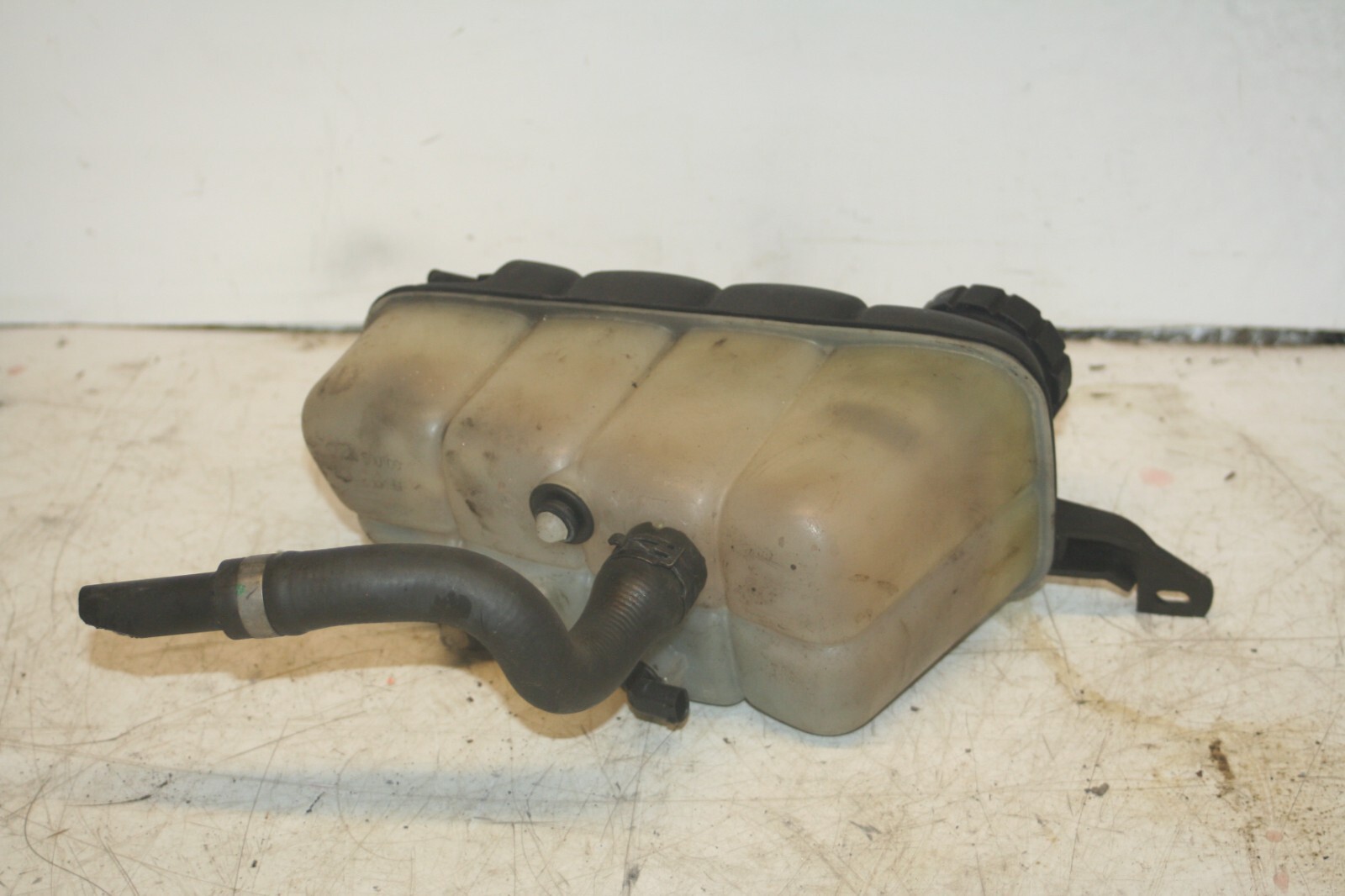 2005 MERCEDES S CLASS W220. COOLANT WATER BOTTLE TANK - Image 3