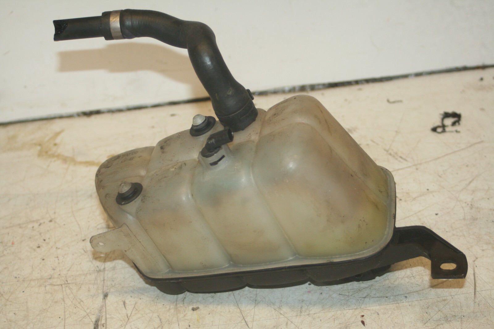 2005 MERCEDES S CLASS W220. COOLANT WATER BOTTLE TANK - Image 4