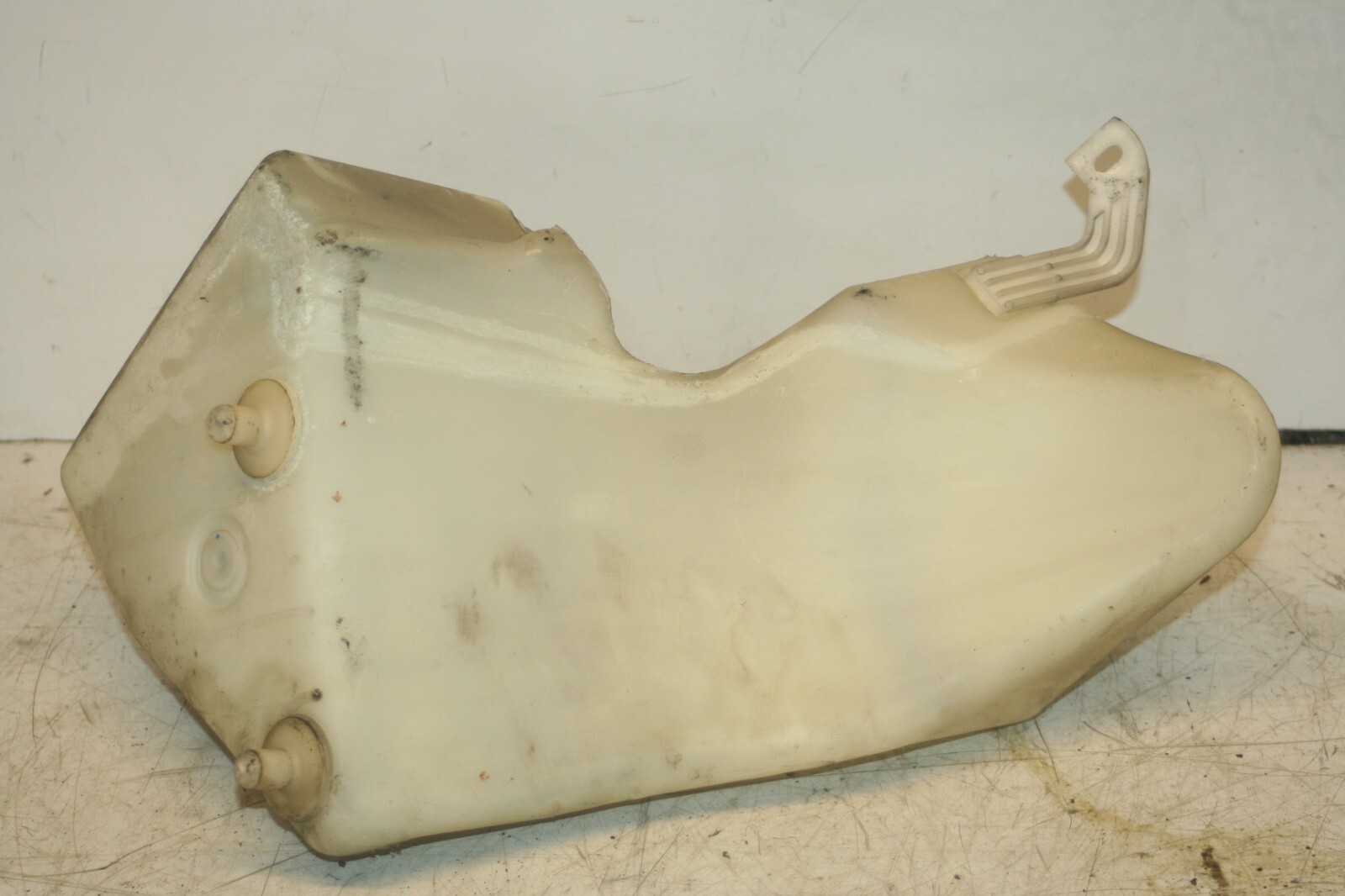 2005 MERCEDES S CLASS W220. SCREEN WASH WASHER BOTTLE + PUMPS - Image 4
