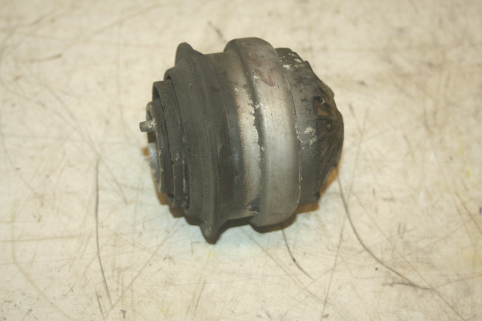 2005 MERCEDES S CLASS W220. ENGINE RUBBER MOUNT - Image 2