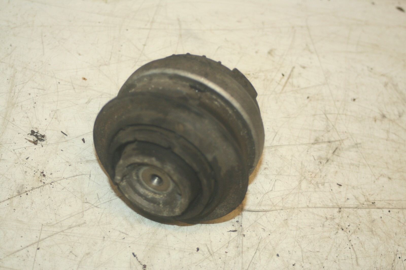 2005 MERCEDES S CLASS W220. ENGINE RUBBER MOUNT - Image 2