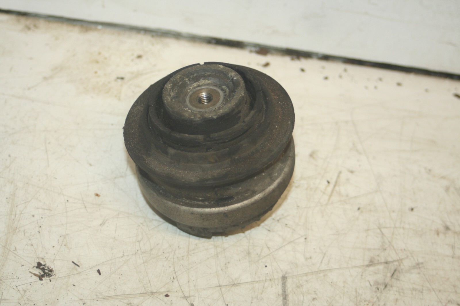 2005 MERCEDES S CLASS W220. ENGINE RUBBER MOUNT - Image 3