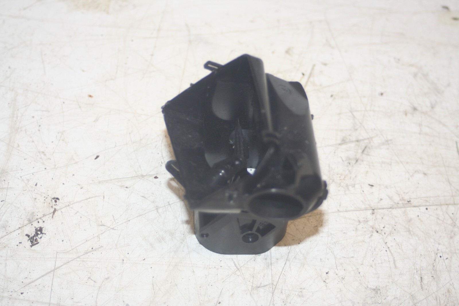 2005 MERCEDES S CLASS W220. AIR VENT DUCT 2208300254 - Image 4