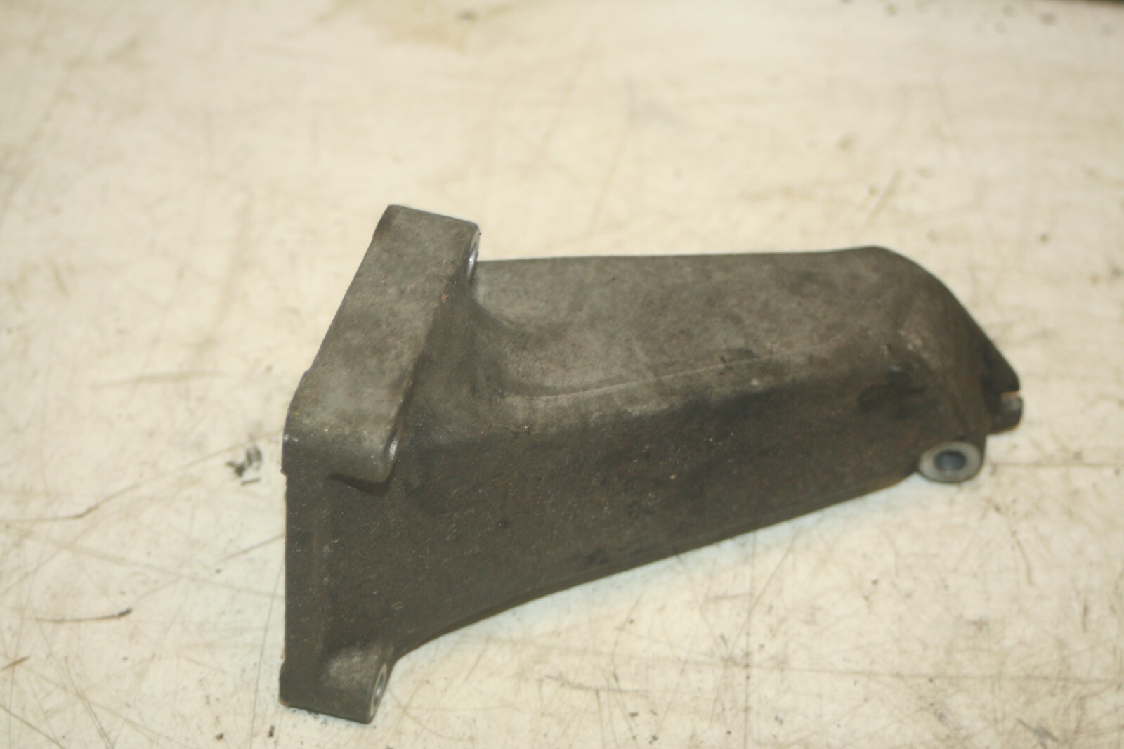 2005 MERCEDES S CLASS W220. ENGINE MOUNT - Image 2