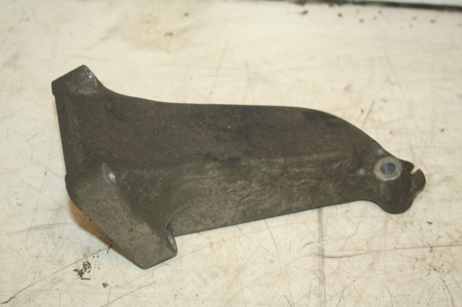 2005 MERCEDES S CLASS W220. ENGINE MOUNT - Image 3