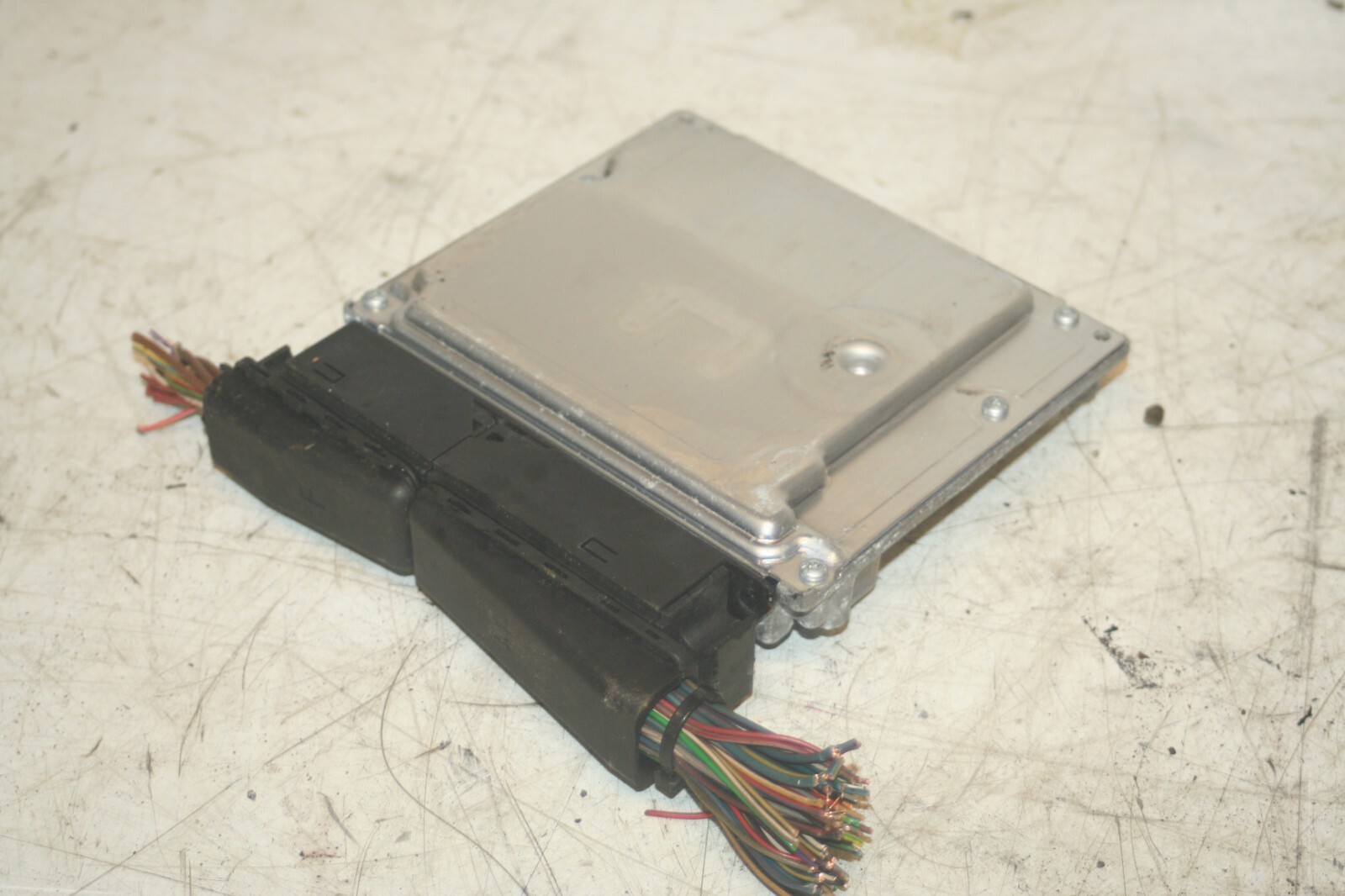 2005 MERCEDES S CLASS W220. A6481502479 ENGINE CONTROL ECU MODULE