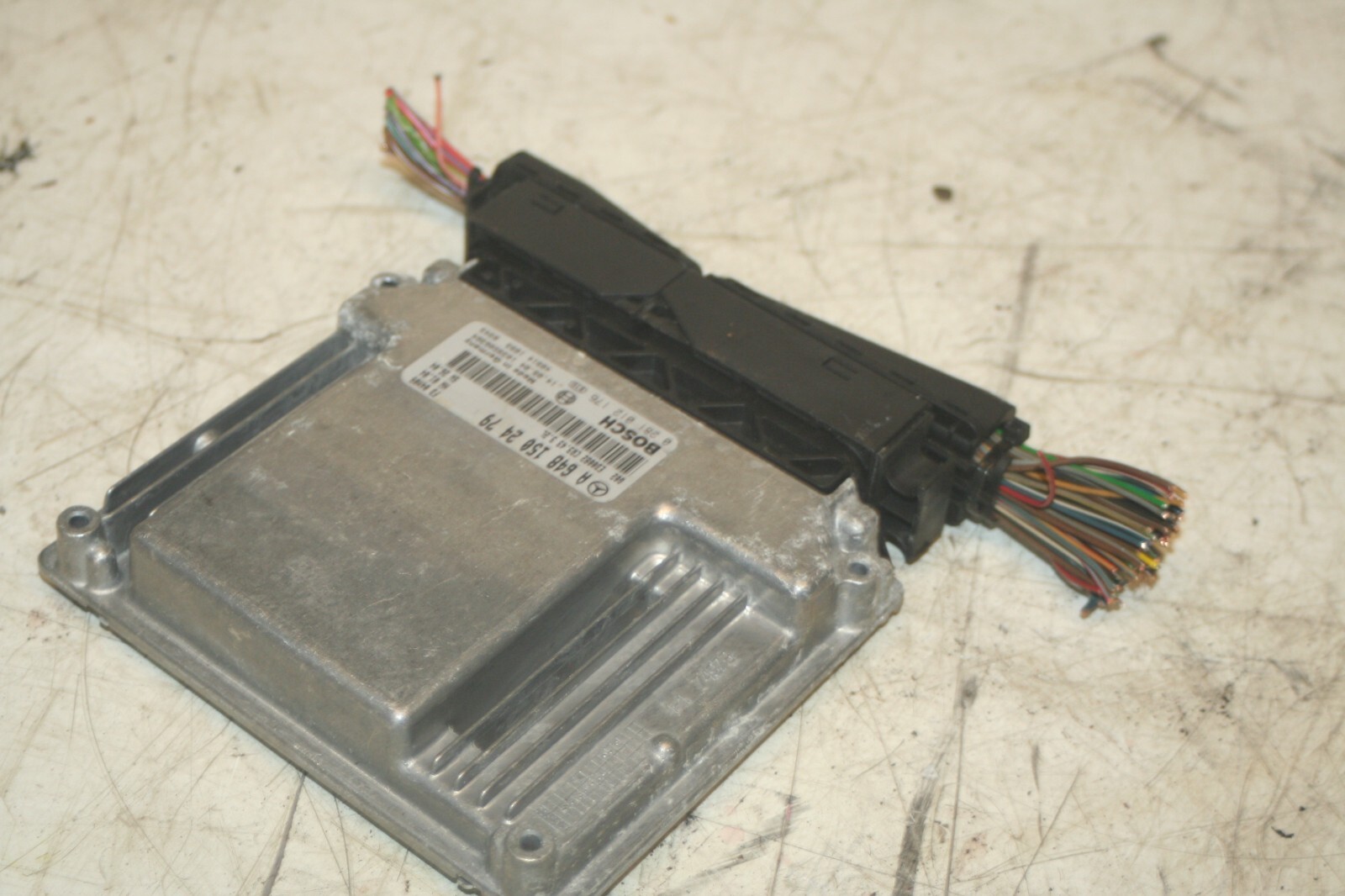 2005 MERCEDES S CLASS W220. A6481502479 ENGINE CONTROL ECU MODULE - Image 3