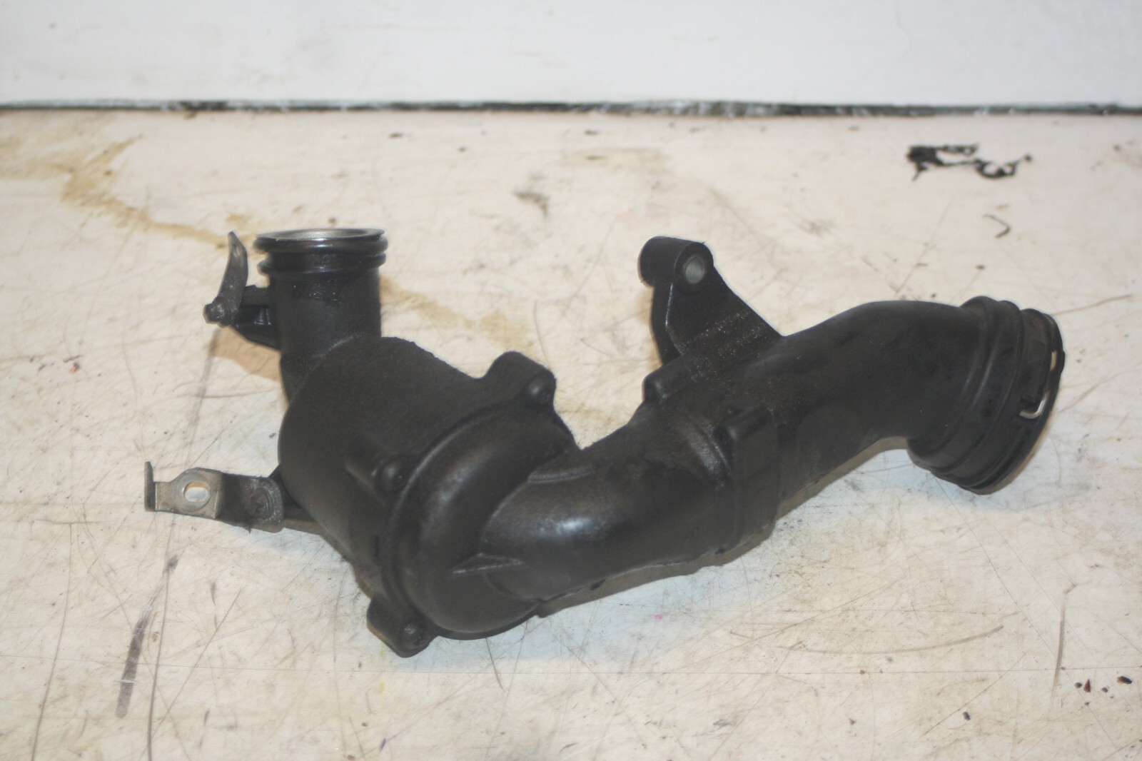 2005 MERCEDES S CLASS W220. COOLANT HOUSING THERMOSTAT