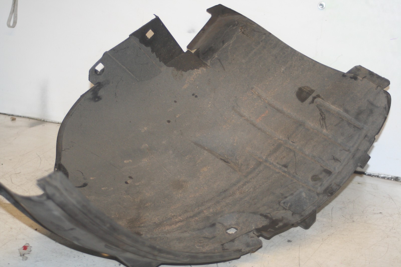2005 MERCEDES S CLASS W220. 2206980530 WHEEL ARCH LINER - Image 4