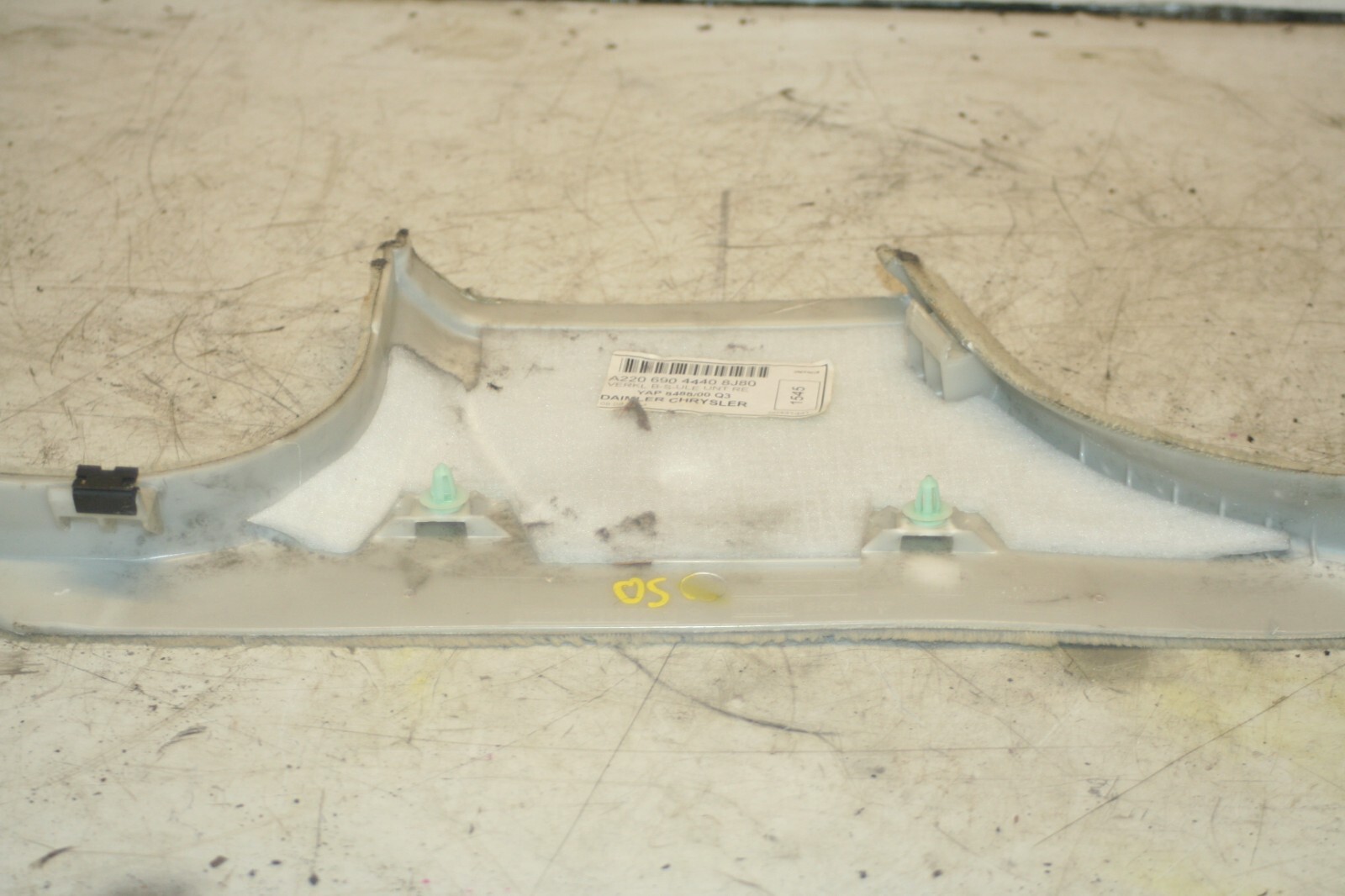 2005 MERCEDES S CLASS W220. DRIVER LOWER B PILLAR TRIM - Image 4