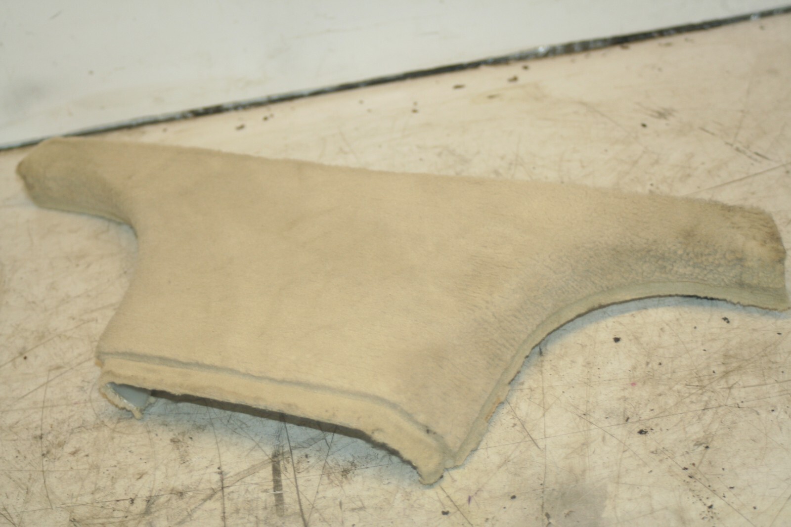 2005 MERCEDES S CLASS W220. PASSENGER LOWER B PILLAR TRIM - Image 2