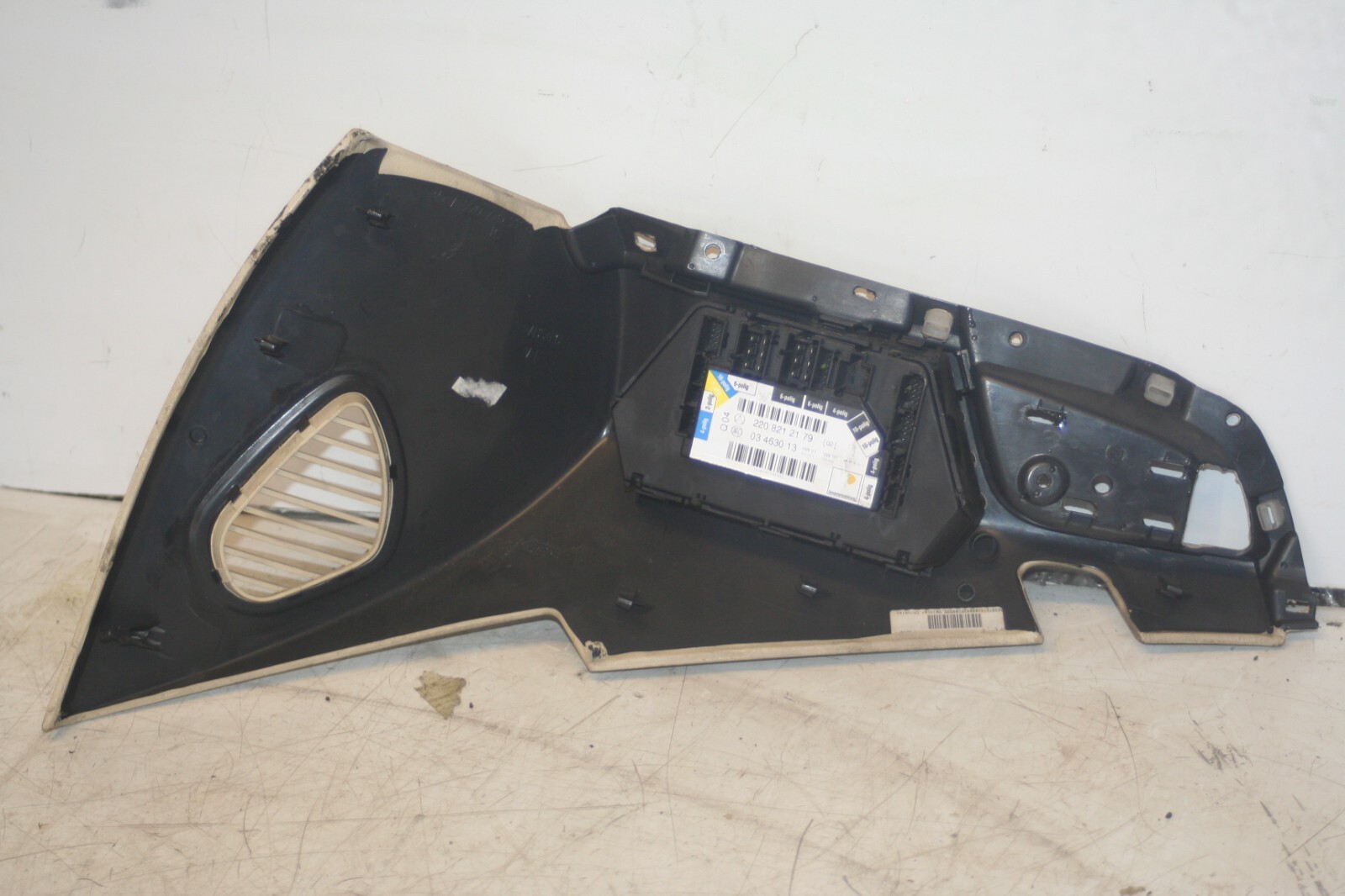 2005 MERCEDES S CLASS W220. PASSENGER SIDE SEAT CONTROLS - Image 3