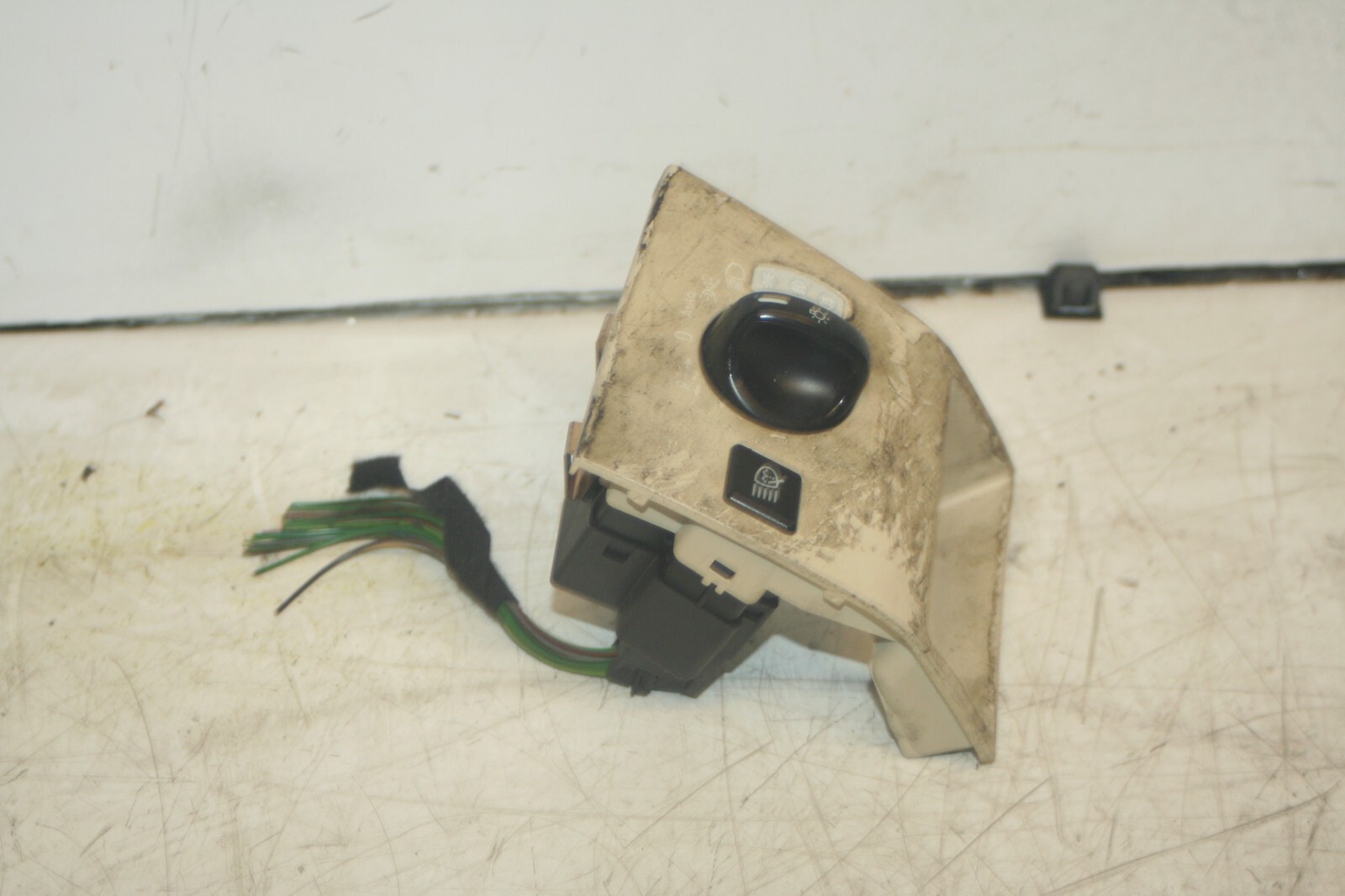 2005 MERCEDES S CLASS W220. HEAD LIGHT SWITCH - Image 2
