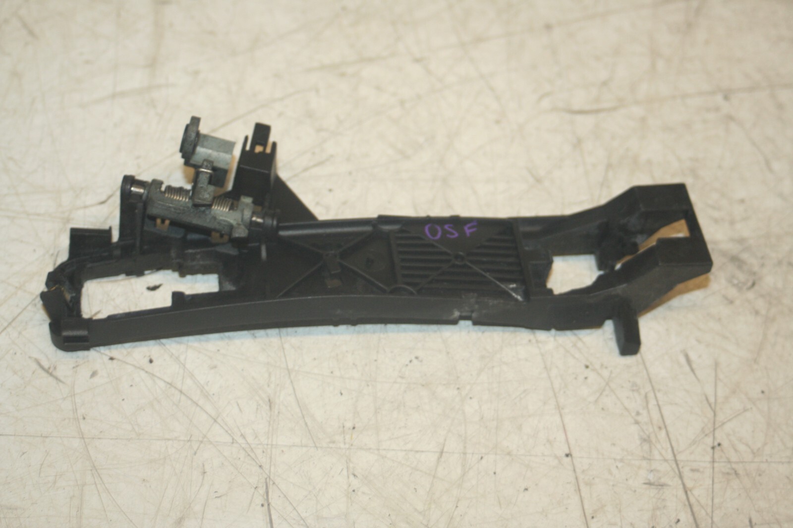 2005 MERCEDES S CLASS W220. DRIVER SIDE FRONT DOOR HANDLE FRAME SURROUND