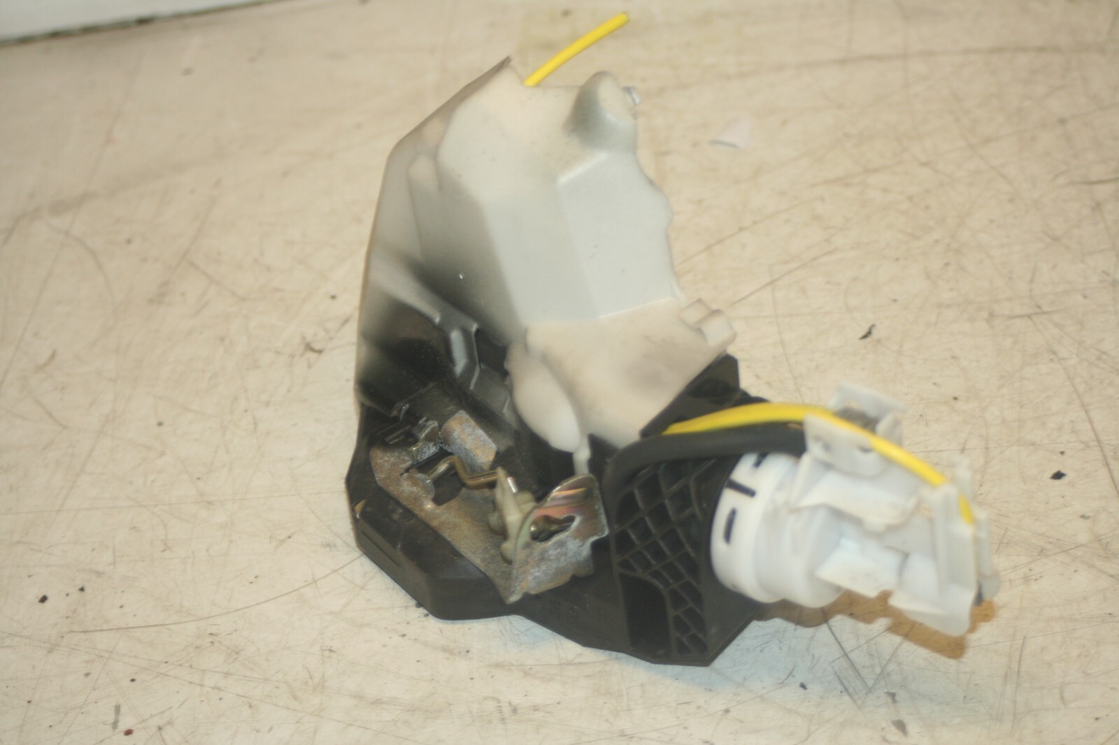 2005 MERCEDES S CLASS W220. DRIVER SIDE REAR DOOR LOCK MOTOR MECHANISM - Image 3