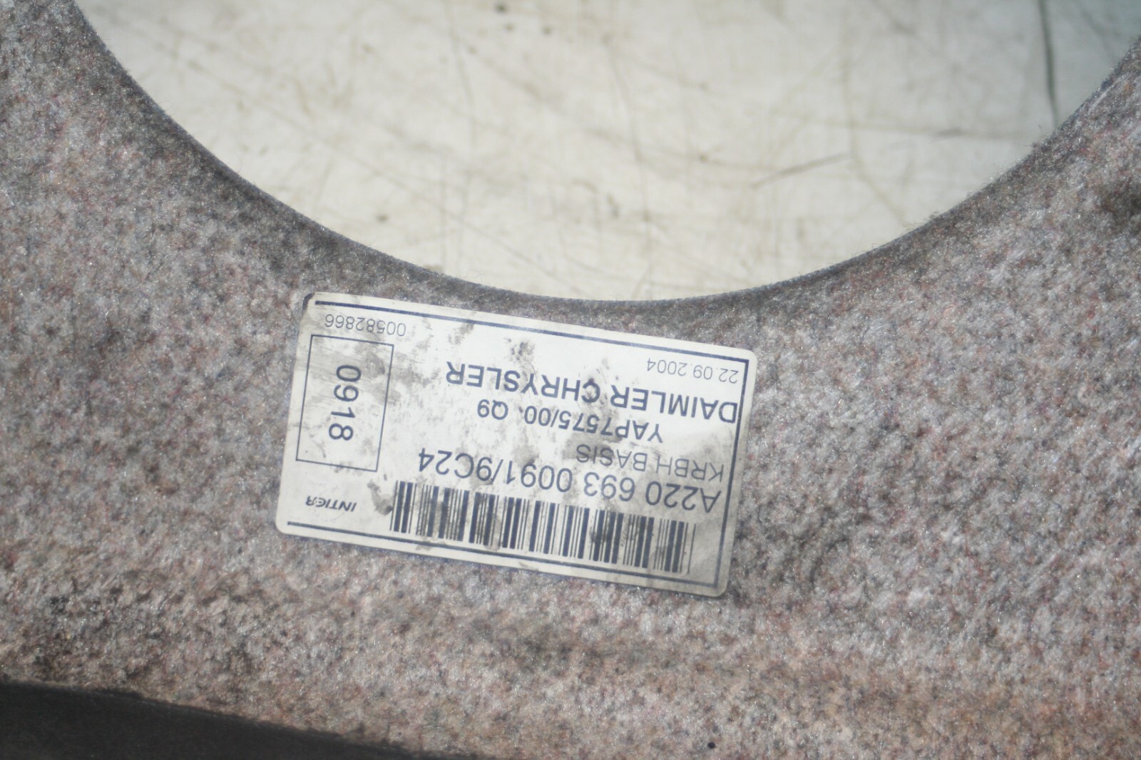2005 MERCEDES S CLASS W220. REAR BOOT CAR PET AREA TRUNK LINER - Image 4