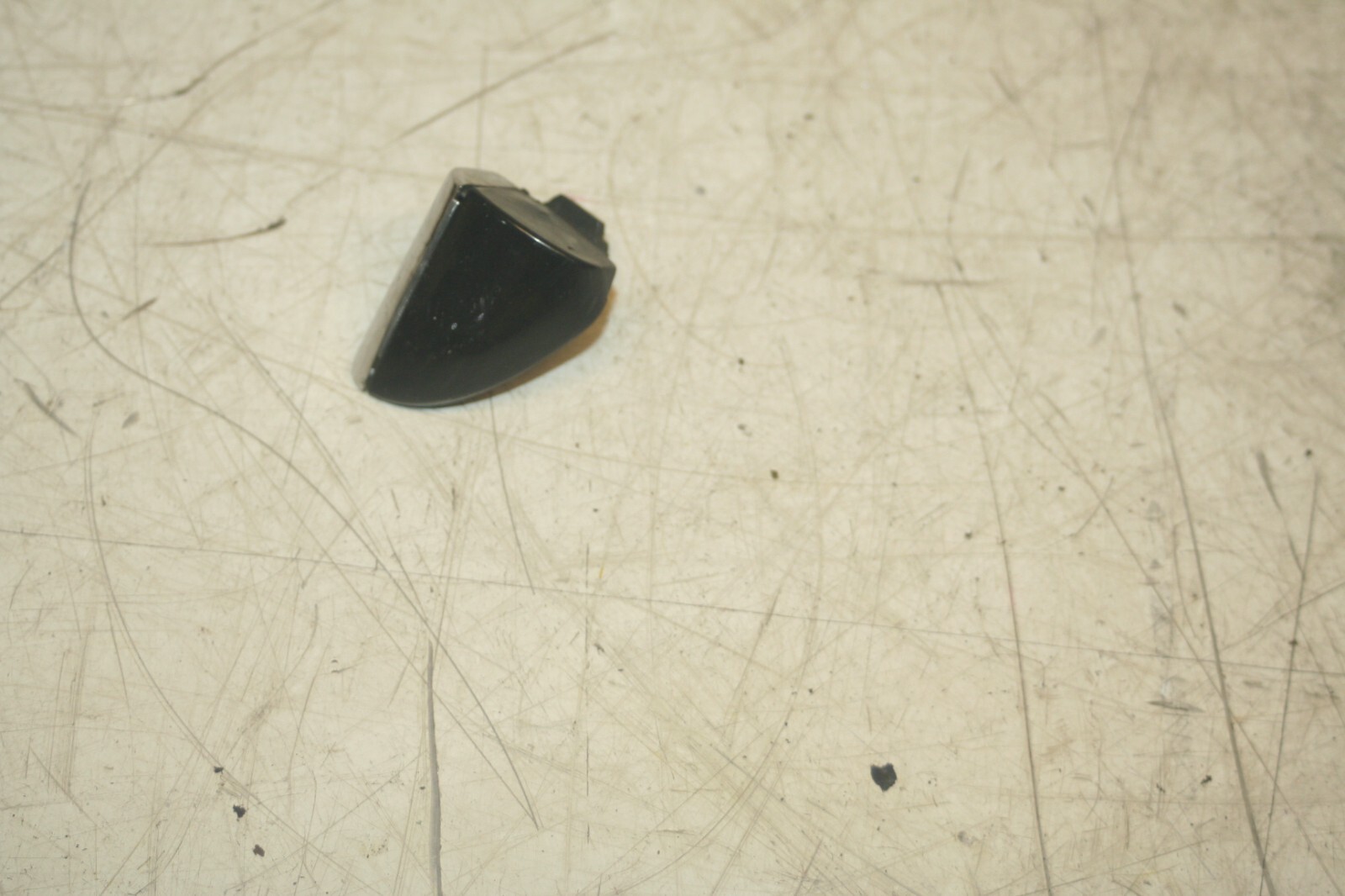 2005 MERCEDES S CLASS W220. OUTER DOOR HANDLE LOCK COVER - Image 2
