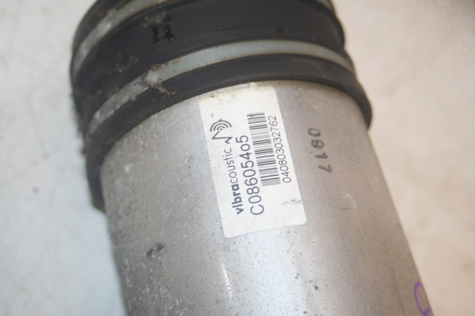 2005 MERCEDES S CLASS W220. DRIVER SIDE REAR AIR SUSPENSION SHOCK UNIT - Image 4