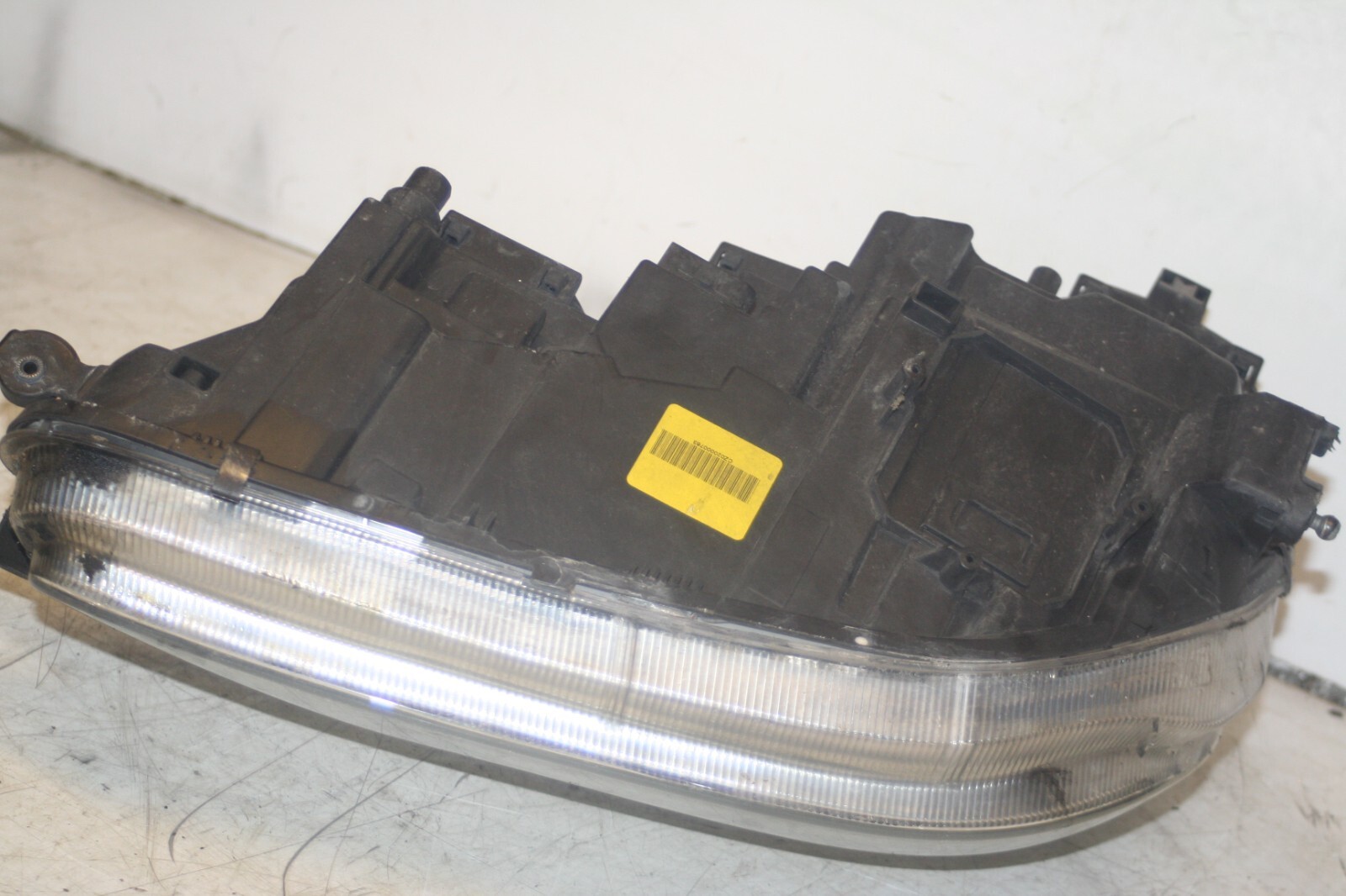 2005 MERCEDES S CLASS W220. DRIVER SIDE HEAD LIGHT - Image 5