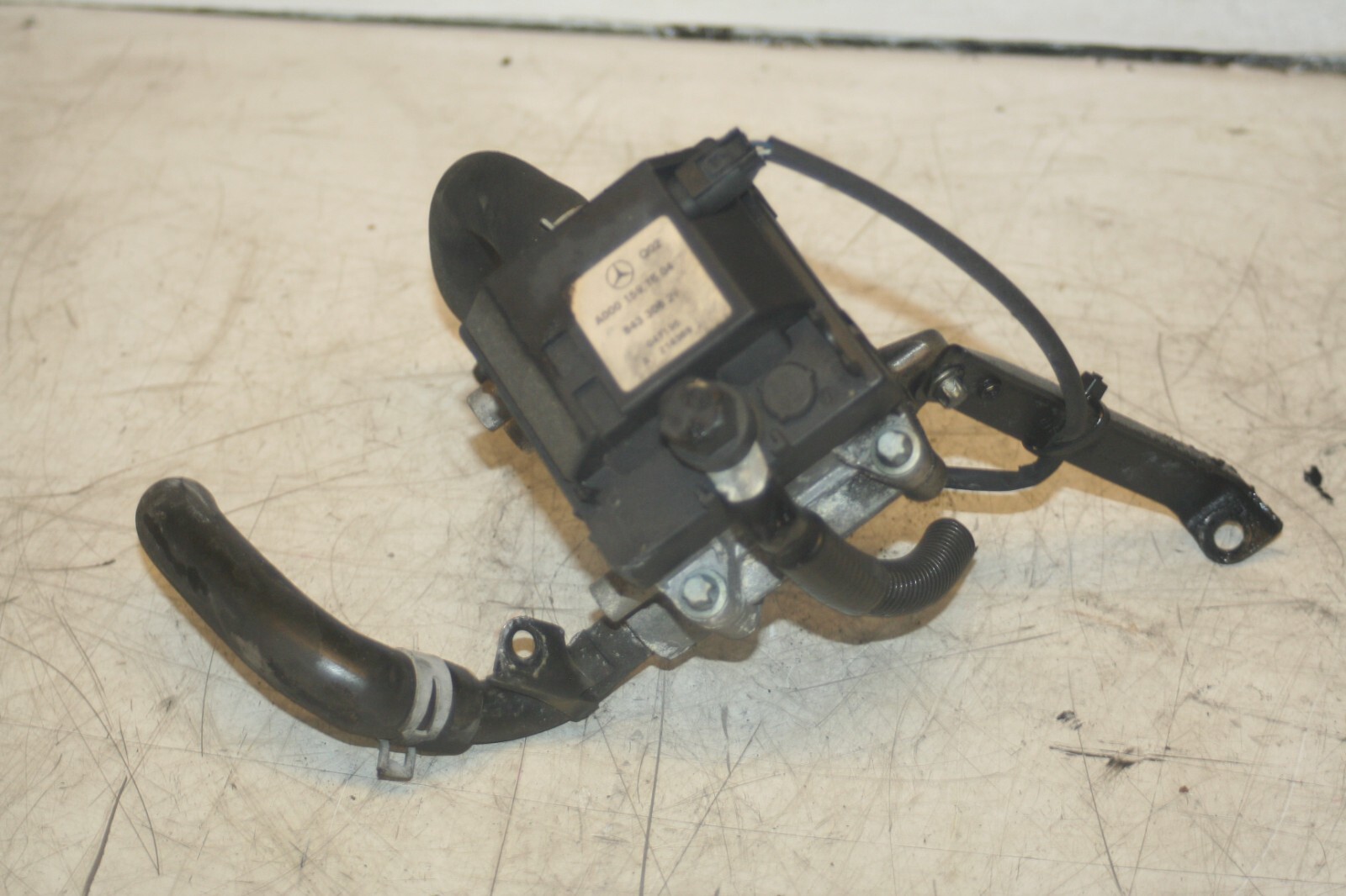 2005 MERCEDES S CLASS W220. A6131500304 WATER COOLANT HEATER MODULE