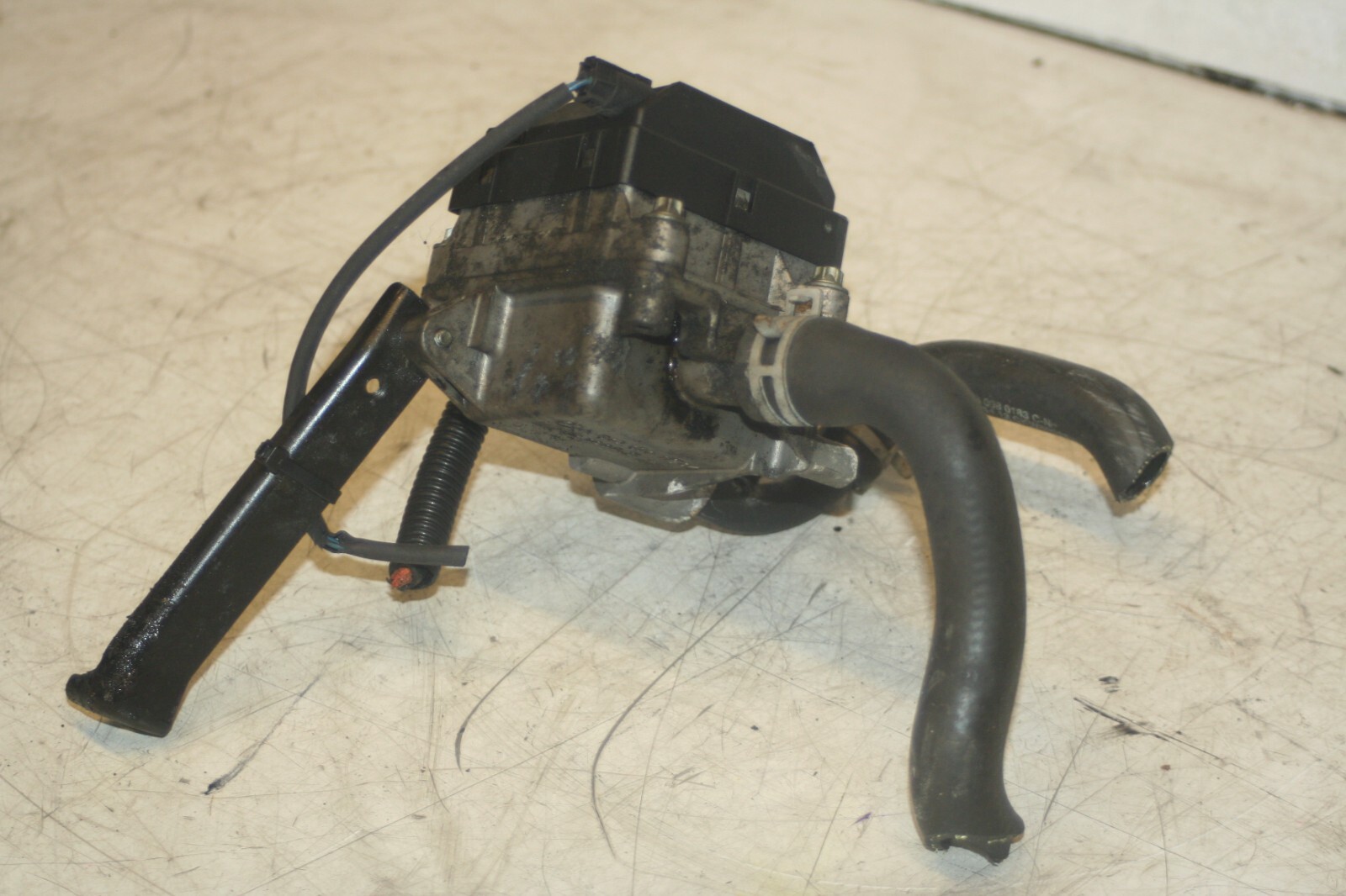 2005 MERCEDES S CLASS W220. A6131500304 WATER COOLANT HEATER MODULE - Image 3