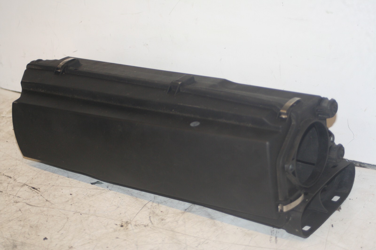 2005 MERCEDES S CLASS W220. INTAKE AIR FILTER HOUSING BOX 3.2 - Image 3