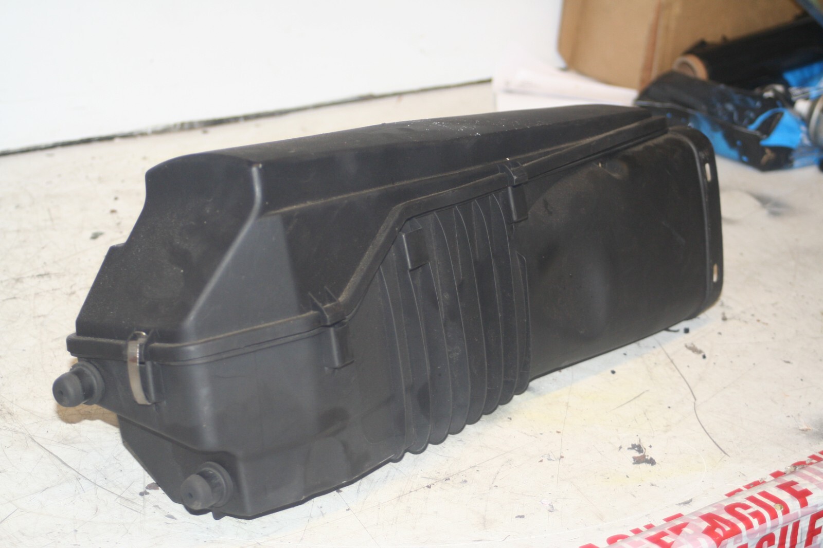 2005 MERCEDES S CLASS W220. INTAKE AIR FILTER HOUSING BOX 3.2 - Image 5