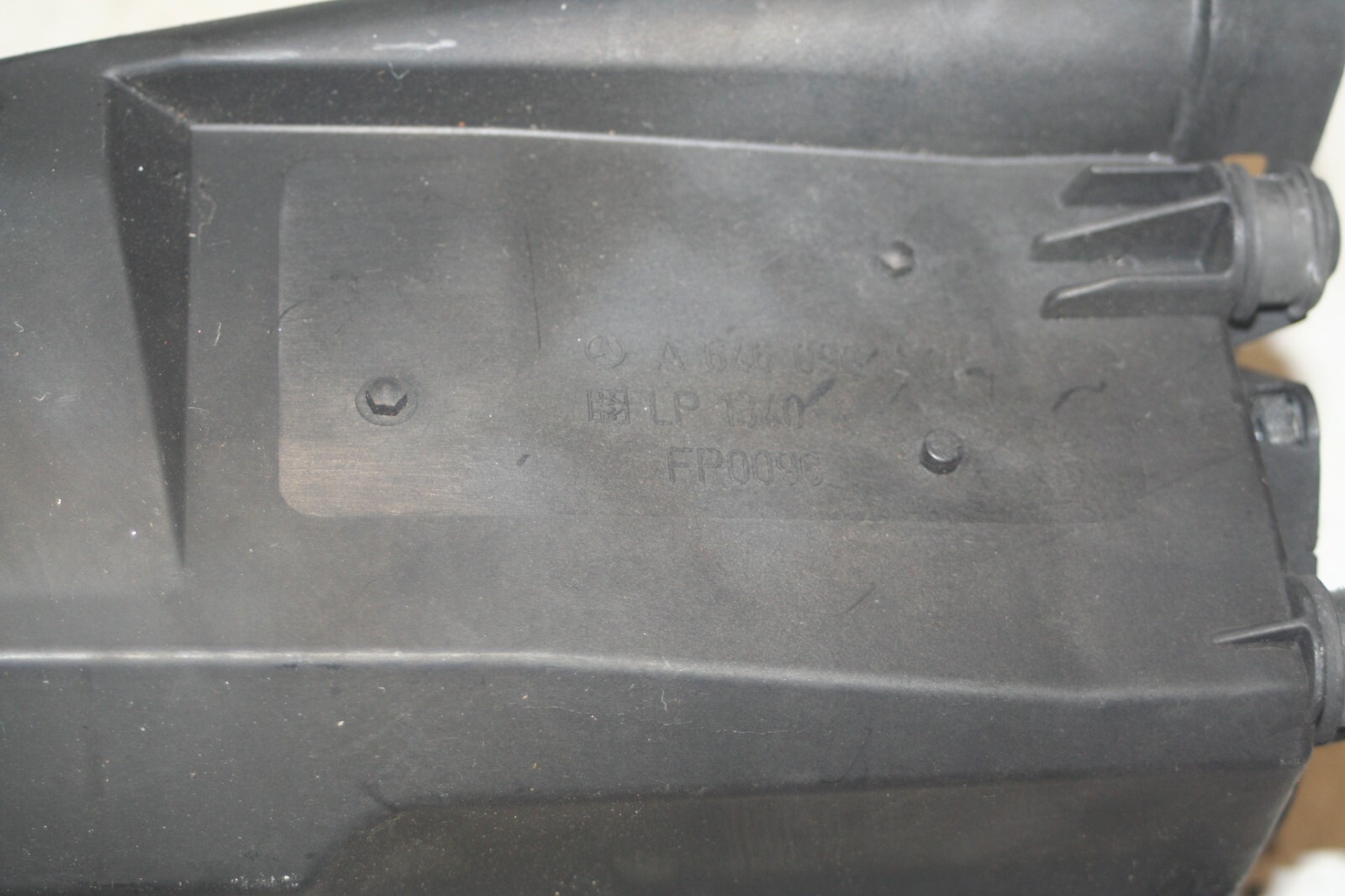 2005 MERCEDES S CLASS W220. INTAKE AIR FILTER HOUSING BOX 3.2 - Image 6