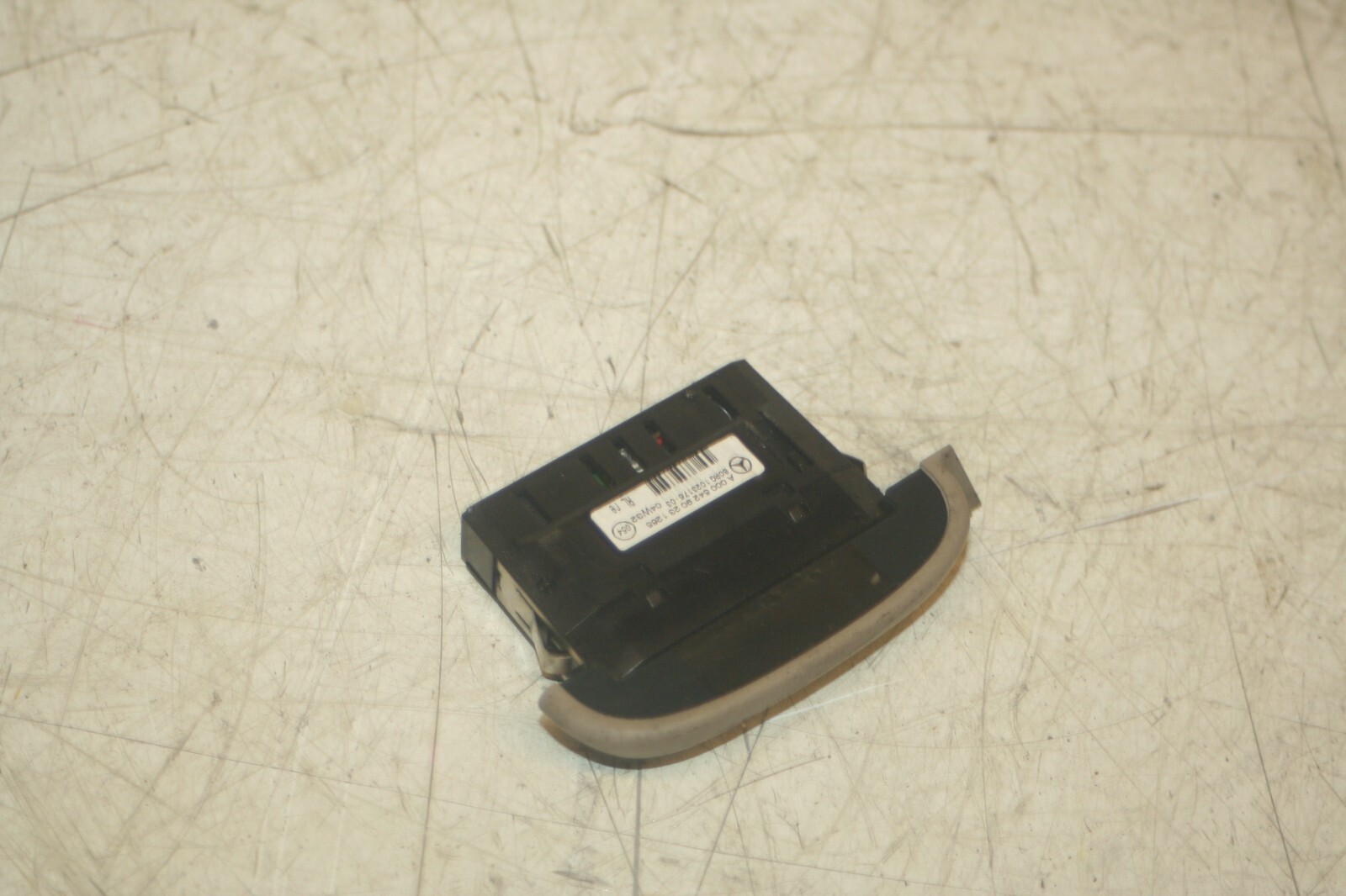 2005 MERCEDES S CLASS W220. A0005429023 PARKING SENSOR INDICATOR SCREEN DISPLAY - Image 3