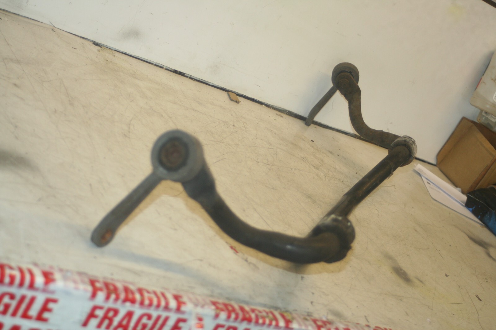 2005 MERCEDES S CLASS W220. FRONT ANTI ROLL BAR SWAY BAR A2203232565 - Image 4