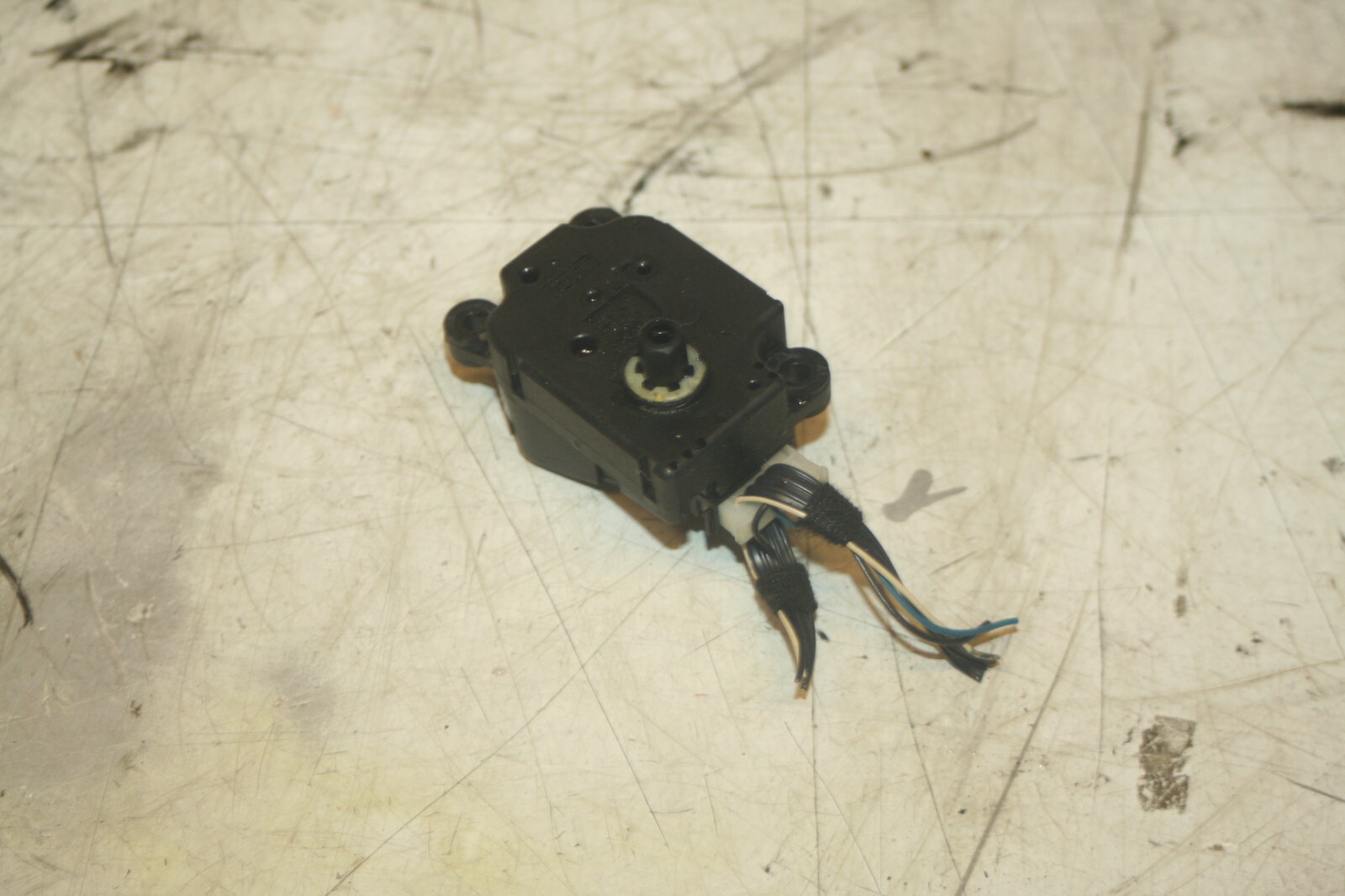 2005 MERCEDES S CLASS W220. HEATER FLAP ACTUATOR CONTROL MOTOR - Image 3