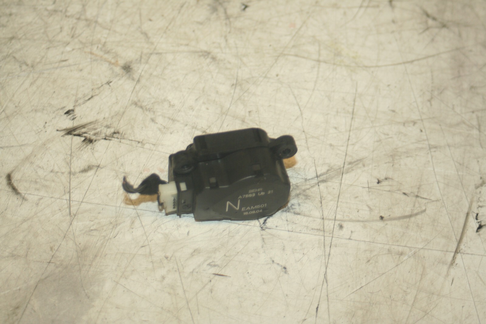 2005 MERCEDES S CLASS W220. HEATER FLAP ACTUATOR CONTROL MOTOR