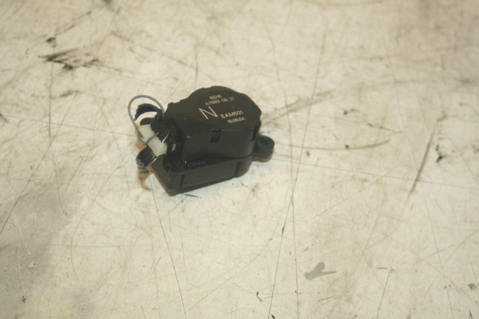 2005 MERCEDES S CLASS W220. HEATER FLAP ACTUATOR CONTROL MOTOR - Image 4
