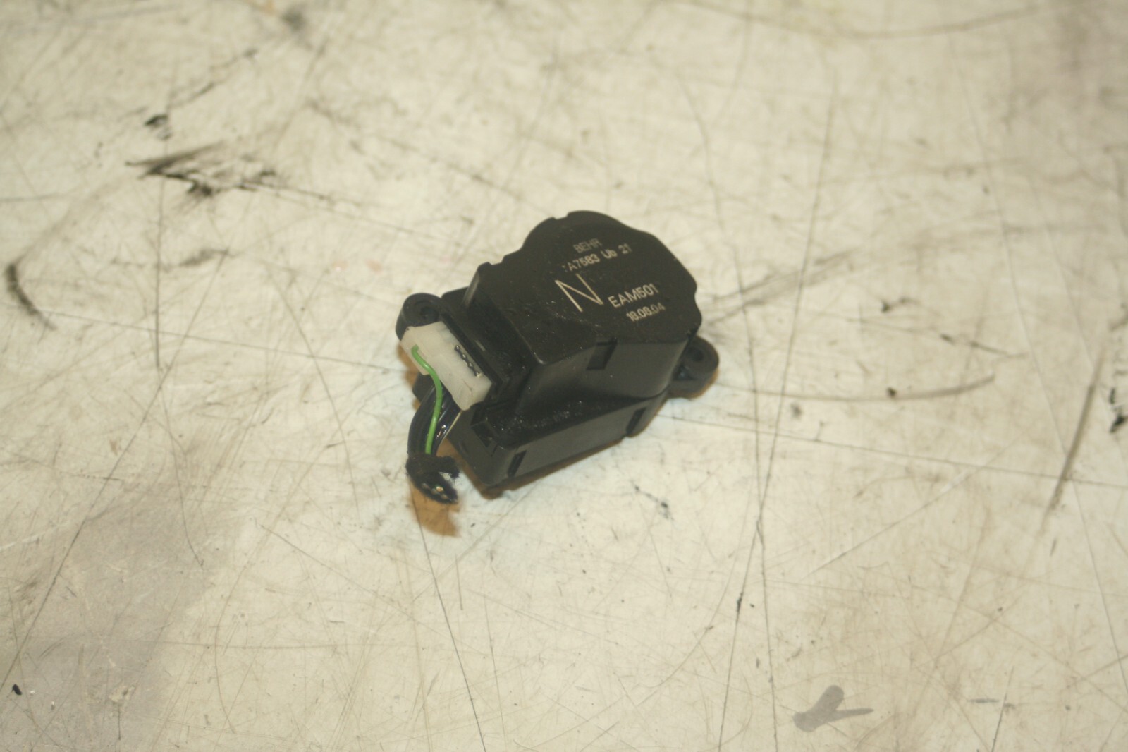 2005 MERCEDES S CLASS W220. HEATER FLAP ACTUATOR CONTROL MOTOR - Image 2