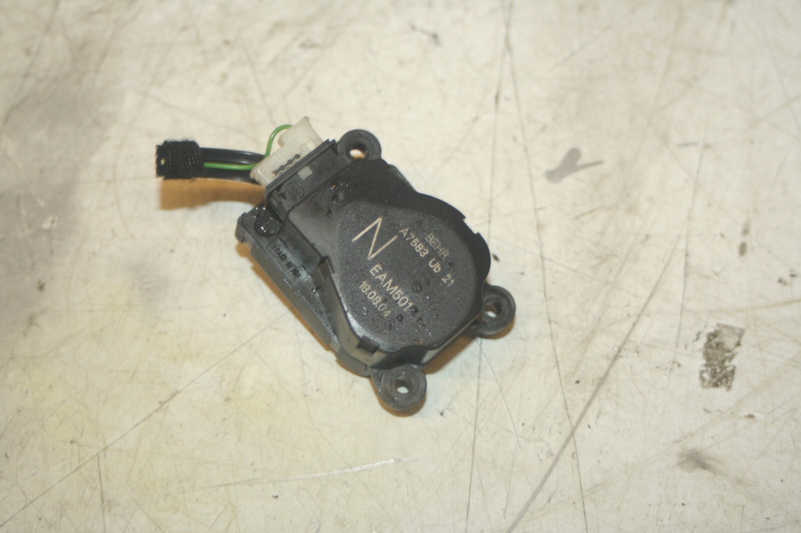 2005 MERCEDES S CLASS W220. HEATER FLAP ACTUATOR CONTROL MOTOR - Image 3