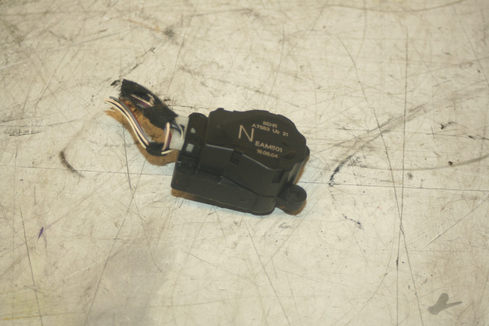 2005 MERCEDES S CLASS W220. HEATER FLAP ACTUATOR CONTROL MOTOR