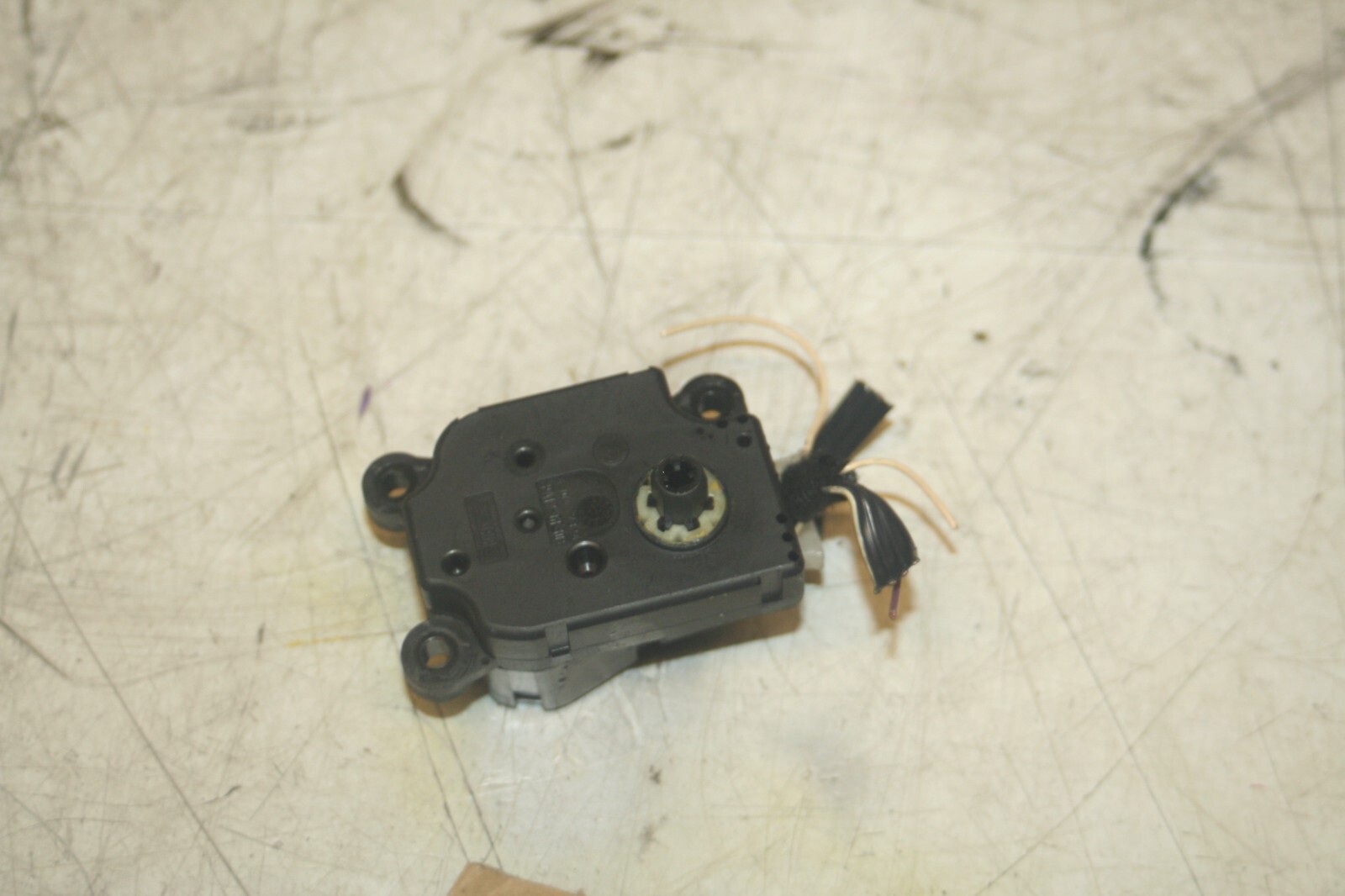 2005 MERCEDES S CLASS W220. HEATER FLAP ACTUATOR CONTROL MOTOR