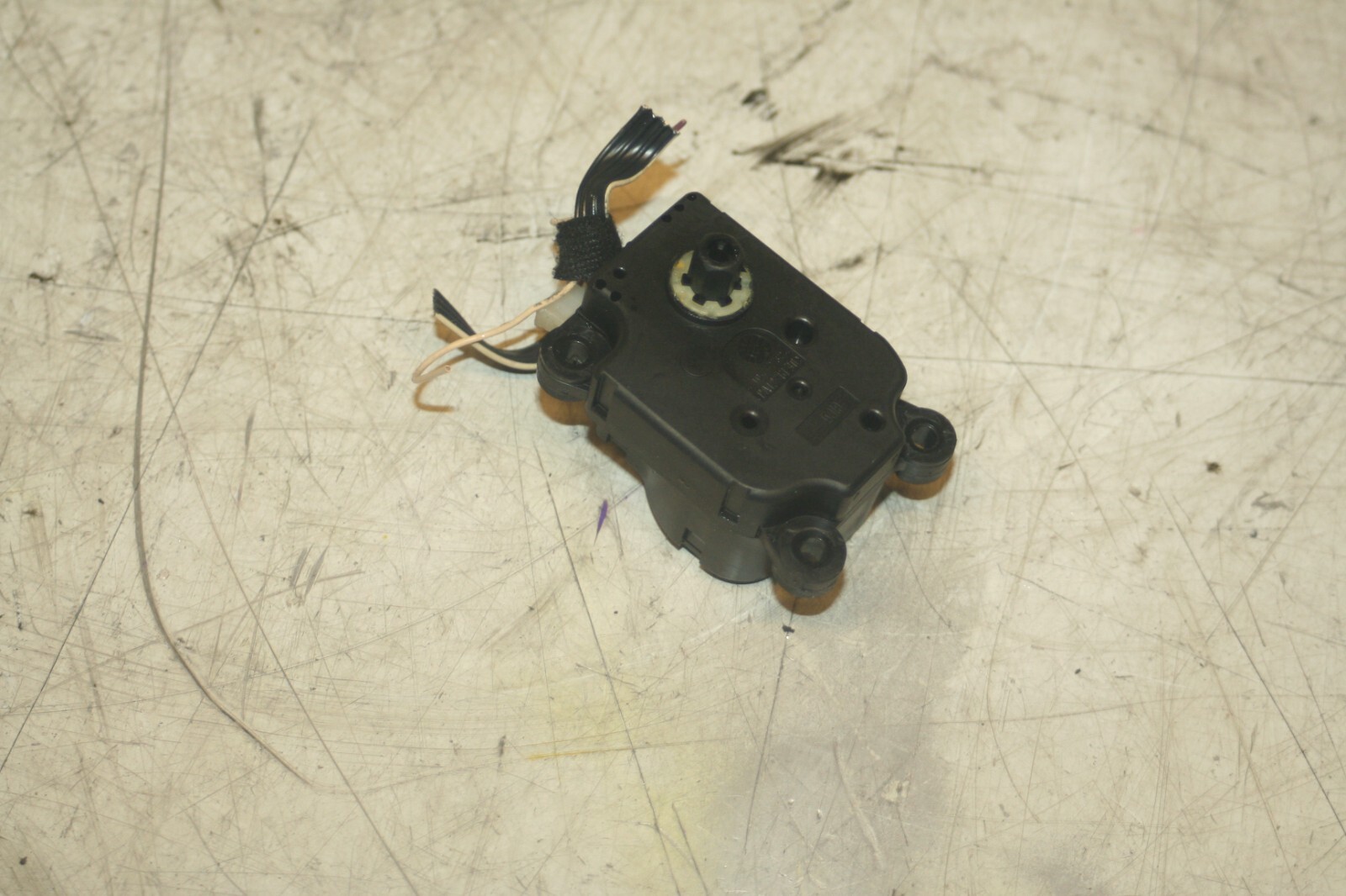 2005 MERCEDES S CLASS W220. HEATER FLAP ACTUATOR CONTROL MOTOR - Image 2